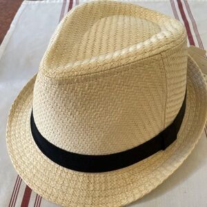 NWT Women’s Levi's Straw Fedora with Black Band